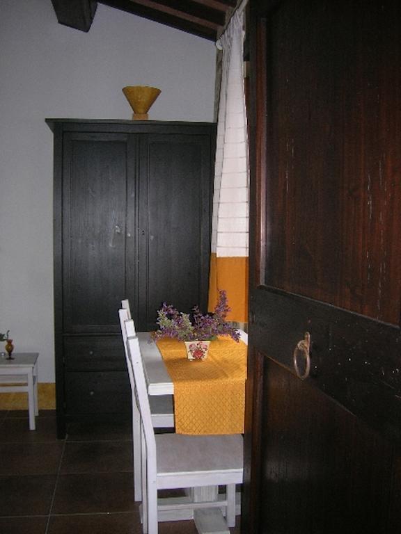 Agriturismo Caresto Villa Carbonesca Room photo